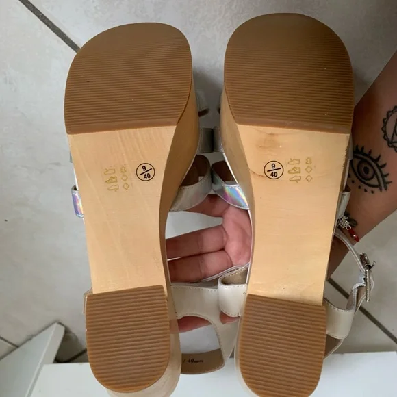 Chinese Laundry Platform Iridescent Sandal Heels - Picture 8 of 10